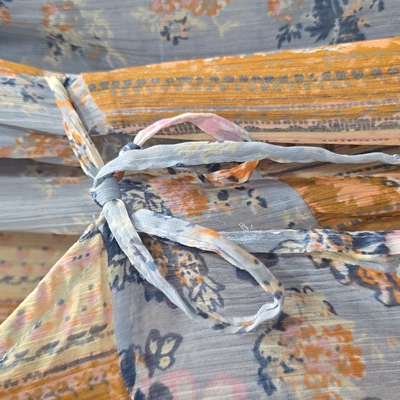 Free People X REVOLVE-Magic Hour Wrap Top in Chambray Combo-Size XS - Picture 10 of 16